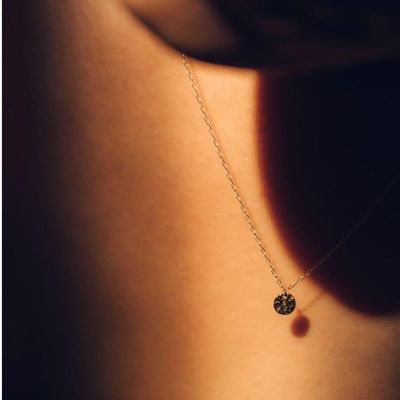 ｖｉｃｔｏｒｉａ　ｐｌａｔｅ　ｎｅｃｋｌａｃｅ