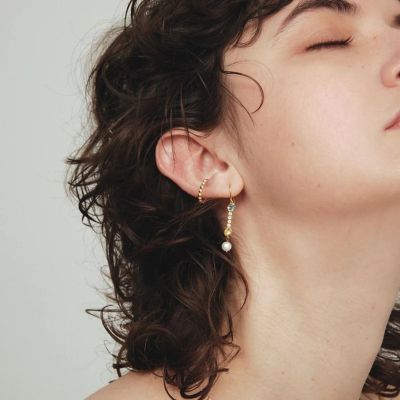 ｇｌｏｓｓ　ｅａｒ　ｃｕｆｆ