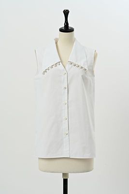 Pearl Drop Collar Sleeveless Blouse