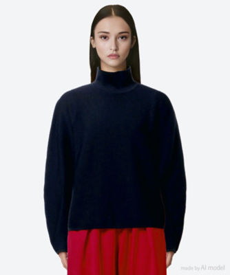 ＜MOLLI (Women)＞セーター　ＰＬＥＡＴＥＤ　ＬＯＮＧ　ＳＬＥＥＶＥ　ＨＩＧＨ　ＣＯＬＬＡＲ　ＫＮＩＴ　ＴＯＰ　ＢＡＣＣＨＵＳ