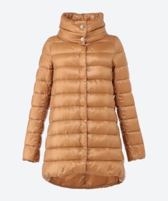 ヘルノ HERNOフーデッド スプリングコート ピンクベージュ ECLAT掲載 TOP | HERNO スプリングアウターの決定版 雨の日も、晴れの日も