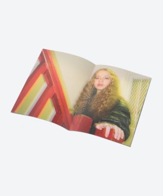 ＺＩＮＥ（Ｍａｒｉｅ　Ｔｏｍａｎｏｖａ直筆サイン入り）　ＺＩＮＥ