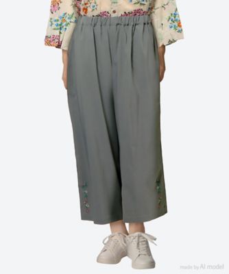 ＜super hakka feuille (Women/大きいサイズ)＞レーヨンナイロンストレッチ　フラワーワンポイント刺繍ワイドパンツ　４６１６０７６１