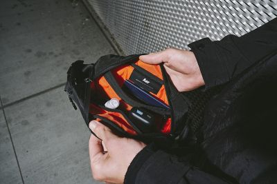 スリングバッグ　ＣＩＴＹ　Ｓｌｉｎｇ２　ＡＥＲー９１０１２　Ｘーｐａｃ