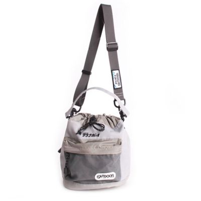 ＯＵＴＤＯＯＲ　ＰＲＯＤＵＣＴＳ×サウナボーイ　巾着ショルダー