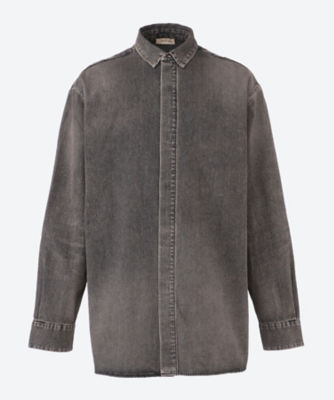 ＜FEAR OF GOD (Men)＞ＤＥＮＩＭ　ＳＨＩＲＴ　２４Ｗ－９－ＦＧ２４ＦＷ５０－１０１８Ｄ