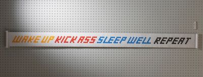 絵画　ＷＡＫＥ　ＵＰ　ＫＩＣＫ　ＡＳＳ　ＳＬＥＥＰ　ＷＥＬＬ