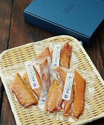 秋田 岩城の燻製屋チャコール 鮭ハラスの燻製 三越伊勢丹オンラインストア 公式