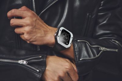 ＣＬＡＳＳＩＣ　スマートウォッチケース　Ａｐｐｌｅ　Ｗａｔｃｈ　Ｕｌｔｒａ　２／１対応　０Ｕ４９ＵＬ０４ＣＢＹＬＢＫＷ