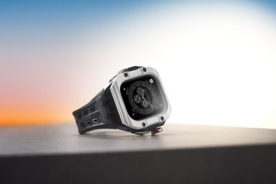 ＣＬＡＳＳＩＣ　スマートウォッチケース　Ａｐｐｌｅ　Ｗａｔｃｈ　Ｕｌｔｒａ　２／１対応　０Ｕ４９ＵＬ０４ＣＢＹＬＢＫＷ