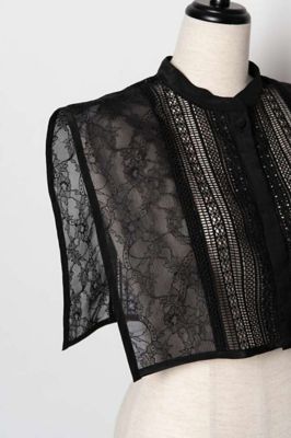 Ｓｔｒｉｐｅ　Ｆｌｏｗｅｒ　Ｌａｃｅ　Ｓｑｕａｒｅ　Ｃｏｌｌａｒ