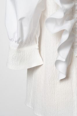 Ｂｕｍｐｙ　Ｒｕｆｆｌｅ　Ｆｒｉｌｌ　Ｂｌｏｕｓｅ