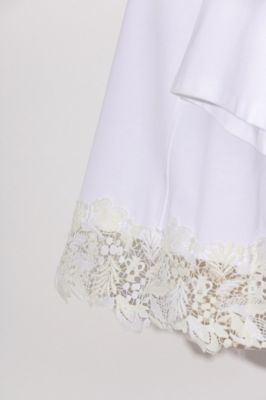 Ｖａｓｅ　Ｌａｃｅ　Ｔ－Ｓｈｉｒｔ　４