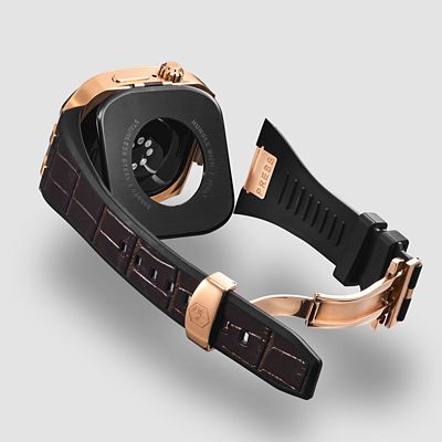ＣＬＡＳＳＩＣ　スマートウォッチケース　Ａｐｐｌｅ　Ｗａｔｃｈ　１０対応　４６ｍｍ　１０４６ＣＬ０１ＲＯＹＬＢＷＲ