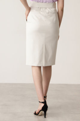 鏡面ハトメベルト付きタイトスカート（０３１１１２０５２３） の通販