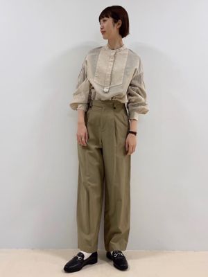 ◆袖ボリュームフロントシシュウブラウス（０７７１２１０２００）
