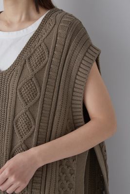 ◆ケーブル編みニットベスト（０７７３２７０８０６）