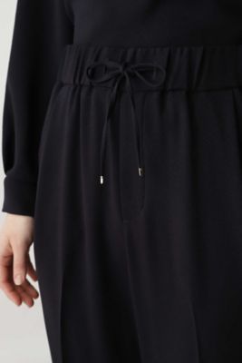 《ａｒｒｉｖｅ　ｐａｒｉｓ》バックサテンパンツ（０７７９２３０５０４）