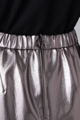 ◆メタリックフェイクレザースカート（５３１４１２０２１４）