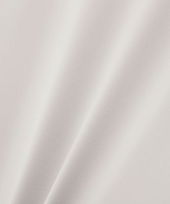 コンパクトプレーンストレッチノースリブラウス（５３１５９１０４２６）