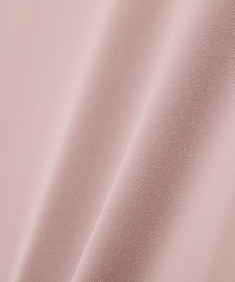 コンパクトプレーンストレッチノースリブラウス（５３１５９１０４２６）