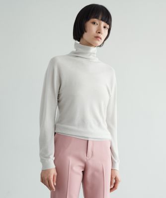 ＜I.T.’S. INTERNATIONAL（Women）＞タートルネックニット《Ｃｕｏｏ》（１０２４１７００３７）
