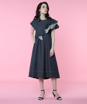 ＜Maglie le cassetto  (Women)＞《Ｍａｇｌｉｅ　ｐａｒ　ｅｆ－ｄｅ》フリルデニムワンピース（５１０２１２１０１０）