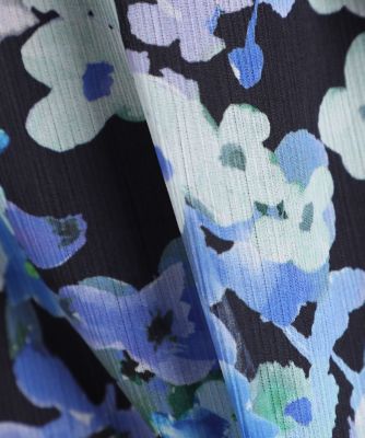 《Ｍａｇｌｉｅ　ｐａｒ　ｅｆ－ｄｅ》水彩フラワーブラウス《Ｖｉｓｃｏｔｅｃｓ》（５１０２１８２０１６）