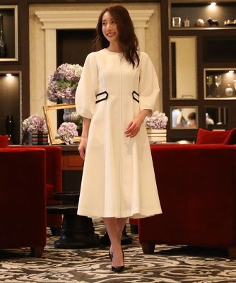 ＜Maglie le cassetto  (Women)＞《Ｍ　Ｍａｇｌｉｅ　ｌｅ　ｃａｓｓｅｔｔｏ×冨張愛》エレモードな配色ワンピース（５１１４１２１２１０）