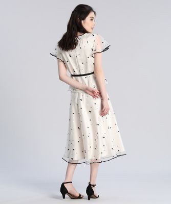 《Ｍａｇｌｉｅ　ＷＨＩＴＥ》エンブロイダリーレースブラウス（５１２１１８２３０１）