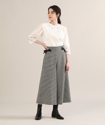 《Ｍａｇｌｉｅ　ＷＨＩＴＥ》刺繍レースクルーブラウス（５１２３１８２３０２）
