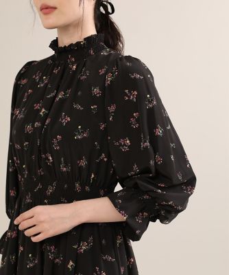 《大きいサイズ》サテンフラワーワンピース《Ｍａｇｌｉｅ　ｐａｒ　ｅｆ－ｄｅ》（５１２４１２１８０６）
