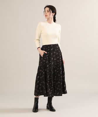 《大きいサイズ》サテンフラワースカート《Ｍａｇｌｉｅ　ｐａｒ　ｅｆ－ｄｅ》（５１２４１５２８０６）