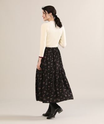 《大きいサイズ》サテンフラワースカート《Ｍａｇｌｉｅ　ｐａｒ　ｅｆ－ｄｅ》（５１２４１５２８０６）