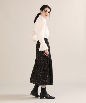 《大きいサイズ》サテンフラワースカート《Ｍａｇｌｉｅ　ｐａｒ　ｅｆ－ｄｅ》（５１２４１５２８０６）