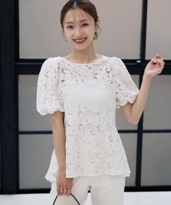 ＜Maglie le cassetto  (Women)＞《Ｍ　Ｍａｇｌｉｅ　ｌｅ　ｃａｓｓｅｔｔｏ×吉田理紗》シアーレースペプラムブラウス（５１５０１８２２０７）