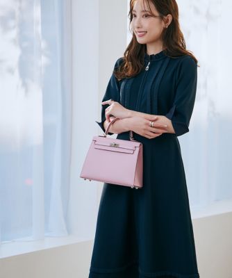《大きいサイズ》“纏うだけで叶う”　品格ドッキングワンピース《Ｍ　Ｍａｇｌｉｅ　ｌｅ　ｃａｓｓｅｔｔｏ×冨張愛》（５１５１１７２５１４）