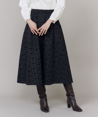 大きいサイズ》フラワー刺繍タックスカート（5154152821