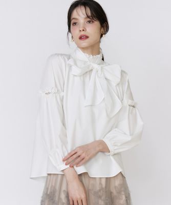 ＜Maglie le cassetto L (Women/大きいサイズ)＞《大きいサイズ》袖ビジューボウタイブラウス（５１５４１８２８０７）