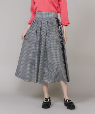 ＜Maglie le cassetto L (Women/大きいサイズ)＞《大きいサイズ》ロゴテープタックスカート《Ｍ　Ｍａｇｌｉｅ　ｌｅ　ｃａｓｓｅｔｔｏ》（５１６２１５２５１４）