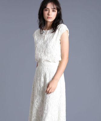 ＜Maglie le cassetto  (Women)＞《Ｍａｇｌｉｅ　Ｗｈｉｔｅ》モールレースフレンチブラウス（５１９４１８２３０８）