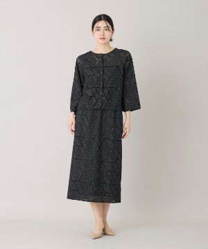 レーススカート｜上品なレースが映えるすっきり美シルエットのスカート