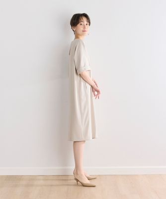 《大きいサイズ》ダブルサテンＶネックワンピース（７０４２１２１８５４）