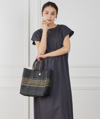《大きいサイズ》ショルダータックワンピース（７０５２１９２８１３）