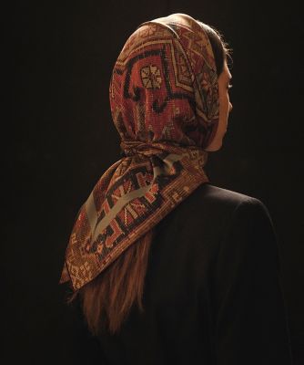 ＜SUPERIOR CLOSET (Women)＞《ＳＵＰＥＲＩＯＲ　ＣＬＯＳＥＴ》Ｃｌａｓｓｉｃａｌ　Ｃａｒｐｅｔ　Ｓｃａｒｆ《Ｔａｐｉｓ　Ｎｏｉｒ》（７１３０２８４６０４）