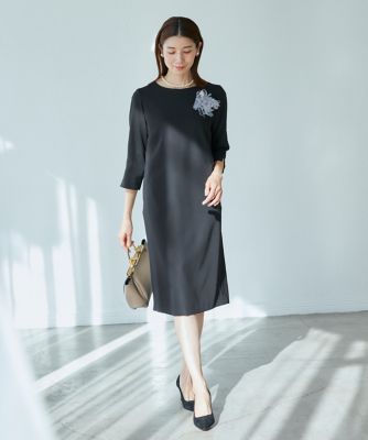 《大きいサイズ》バックタックワンピース　《ＲＯＢＥ　ＳＵＰＥＲＩＯＲ　ＣＬＯＳＥＴ》（７１３１１２１８０２）