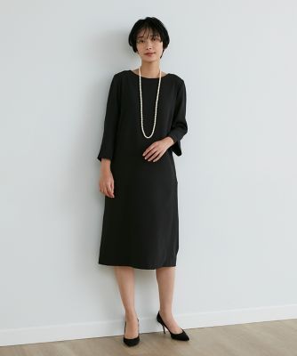 《大きいサイズ》バックタックワンピース　《ＲＯＢＥ　ＳＵＰＥＲＩＯＲ　ＣＬＯＳＥＴ》（７１３１１２１８０２）