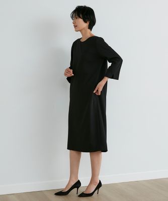 《大きいサイズ》バックタックワンピース　《ＲＯＢＥ　ＳＵＰＥＲＩＯＲ　ＣＬＯＳＥＴ》（７１３１１２１８０２）