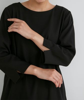 《大きいサイズ》バックタックワンピース　《ＲＯＢＥ　ＳＵＰＥＲＩＯＲ　ＣＬＯＳＥＴ》（７１３１１２１８０２）