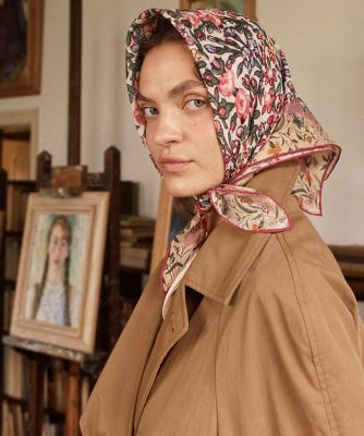 《ＳＵＰＥＲＩＯＲ　ＣＬＯＳＥＴ》Ｌｉｇｈｔ　Ｆｌｏｗｅｒ　Ｄｒａｗｉｎｇ　Ｓｃａｒｆ《Ｔａｐｉｓ　Ｎｏｉｒ》（７１３２２８４６０４）
